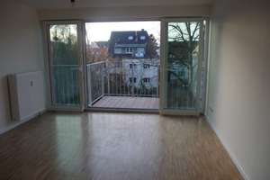 Elegante 2-Zimmer-Wohnung mit Balkon im 4. OG in Köln-Lindenthal – Krieler Straße 19, 50935 Lindenthal (Ortsteil), Köln – Vorschaubild 2
