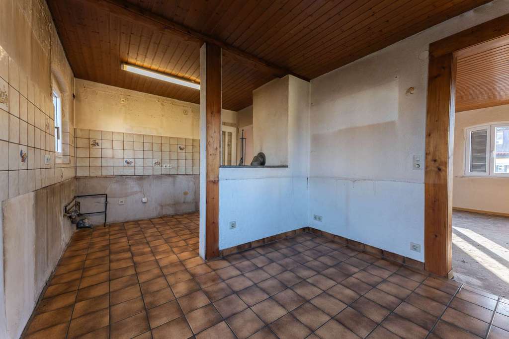 Immobilie in Dettenhausen - Einfamilienhaus mit Potenzial – Verwirklichen Sie Ihren Wohntraum in Dettenhausen - Bild 3