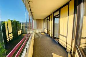 Helle 3-Zimmer-Wohnung mit Einbauküche & Aufzug & West-Loggia in München – 81927 Johanneskirchen, München – Vorschaubild 5