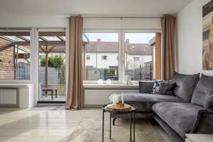 Modernisiertes Reihenmittelhaus mit Garten - zentral gelegen in Espelkamp! – Minden-Lübbecke (Kreis) – Vorschaubild 1