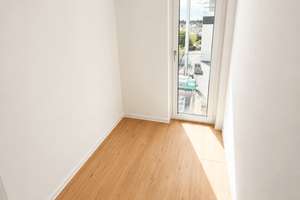 Traumaussicht! 3-Zimmer-Wohnung (Typ 9) mit Loggia, Ankleide, Gäste-WC und Keller  – Raderberggürtel 50, 50968 Marienburg, Köln – Vorschaubild 2
