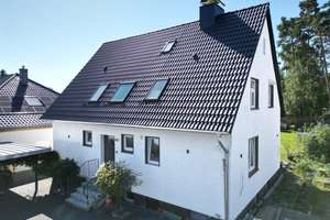 Modernisiertes Einfamilienhaus mit großem Garten – Die vollständige Adresse der Immobilie erhältst du vom Anbieter., 29313 Hambühren – Vorschaubild 3
