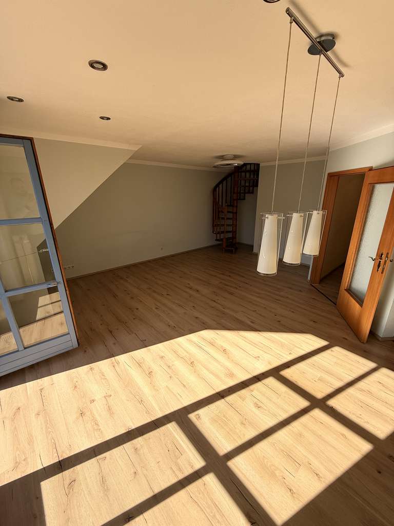 Immobilie in Rohrbach - Großzügige 4Zi. Whg. BHF und KIGA Fussläufig erreichbar - Bild 1