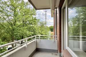 3-Zimmer-Wohnung mit zwei Balkonen und Tiefgaragenstellplatz nahe Poppenbüttler Markt – Die vollständige Adresse der Immobilie erhältst du vom Anbieter., 22399 Poppenbüttel, Hamburg – Vorschaubild 12