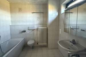Großzügige 5-Zimmer-Splitlevel-Wohnung mit 153 m², Balkon, Garten und Kaminofen – Kirchweg 8, 75323 Bad Wildbad – Vorschaubild 30
