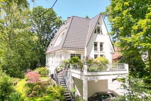 Exklusive Dachterrassenwohnung über zwei Ebenen in Hamburg-Blankenese!