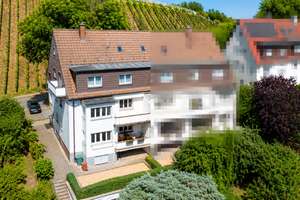Gepflegtes Mehrfamilienhaus mit 3 Wohnungen direkt an den Weinbergen