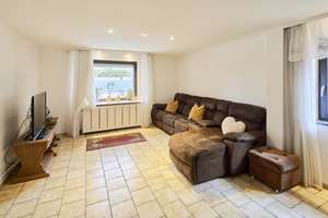 Einfamilienhaus mit sechs Zimmern, Garage, Außenstellplatz und schönem Garten in Esch – Die vollständige Adresse der Immobilie erhältst du vom Anbieter., 50765 Esch/Auweiler, Köln – Vorschaubild 4