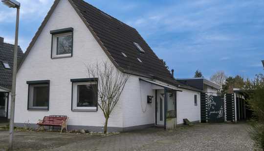 Bild von Charmantes Haus mit Gartenparadies – Platz für die ganze Familie