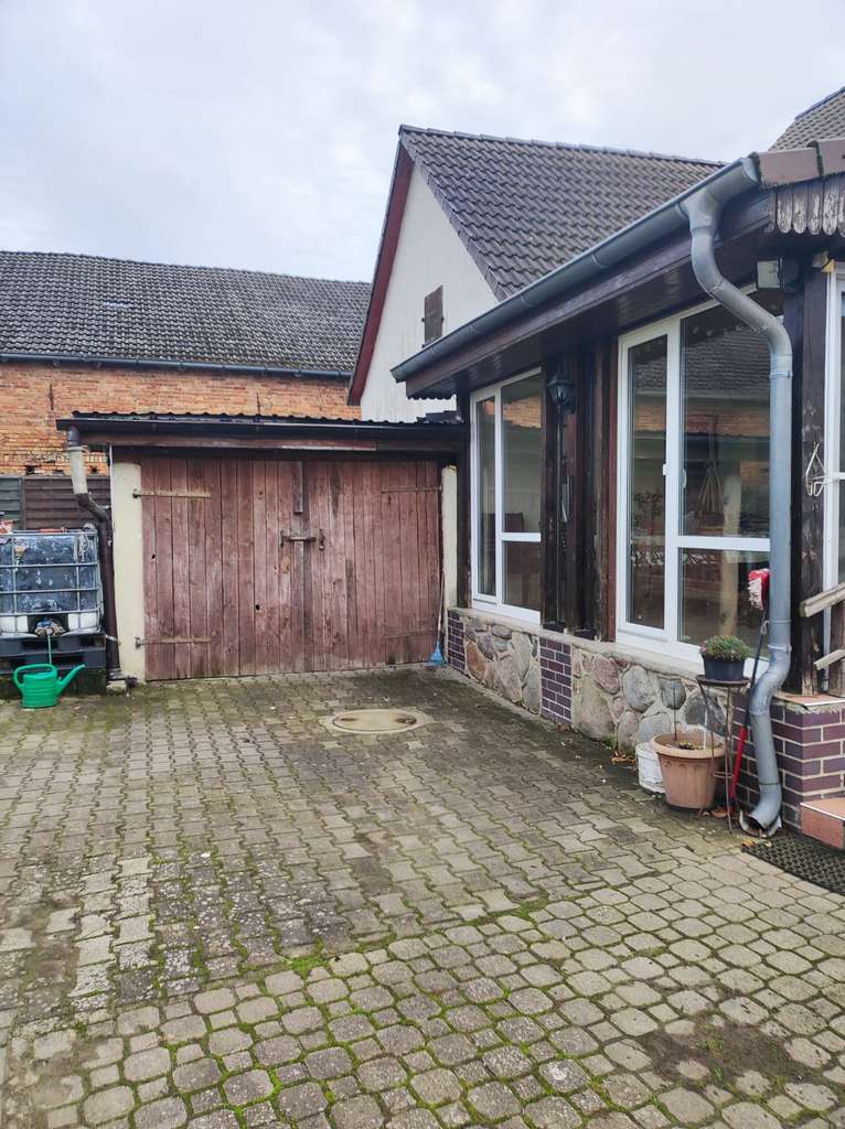 Immobilie in Hohenselchow-Groß Pinnow - Ein- oder Zweifamilienhaus mit großem Garten in schöner Lage - Bild 2