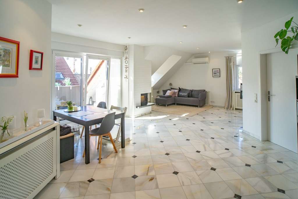 Immobilie in Walldorf - Wohnen mit Wohlfühlfaktor: Gepflegte Dachgeschosswohnung mit Kamin & Dachterrasse - Bild 4