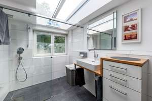 Lichtdurchflutete 3-Zimmer-Dachgeschosswohnung mit Weitblick am Killesberg - provisionsfrei – Die vollständige Adresse der Immobilie erhältst du vom Anbieter., 70192 Killesberg, Stuttgart – Vorschaubild 7