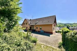 Traumhafte Lage, großes Grundstück, 3 Wohneinheiten - Mehrfamilienhaus in Herbolzheim-Broggingen – Die vollständige Adresse der Immobilie erhältst du vom Anbieter., 79336 Herbolzheim – Vorschaubild 2