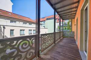 Exklusive 2,5-Zimmer-Altstadtwohnung mit Balkon in hochwertig saniertem Denkmalobjekt – Die vollständige Adresse der Immobilie erhältst du vom Anbieter., 93047 Innenstadt, Regensburg – Vorschaubild 1