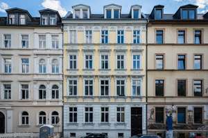 Bezugsfreie 4-Zimmer-Altbauwohnung mit Balkon und Gestaltungspotenzial im Zentrum Süd