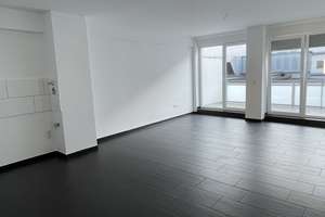 Frisch renovierte 2-Zimmer Wohnung mit großen Balkon