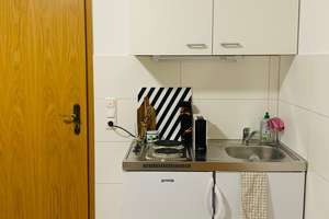 Für Studenten, schönes möbliertes 1-Zimmer Apartment !  Anfragen bitte nur per E-Mail – Katholischer Kirchenplatz 4, 91054 Altstadt, Erlangen – Vorschaubild 8