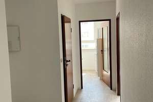  freundliche 3-Zimmer-Wohnung mit Einbauküche und Balkon in Magdeburg – Lion-Feuchtwanger-Straße 23, 39120 Leipziger Straße, Magdeburg – Vorschaubild 3