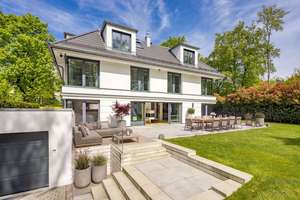 Luxuriöse Familienresidenz mit Lift, Tiefgarage, Fitnessbereich und Wärmepumpe