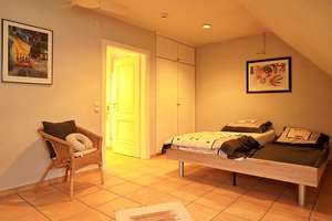 Hausgefühl statt Wohnung | 168 m² Maisonette | Kamin | Terrasse | Doppelgarage | frei 01.10. – Die vollständige Adresse der Immobilie erhältst du vom Anbieter., 90766 Unterfarrnbach, Fürth – Vorschaubild 11
