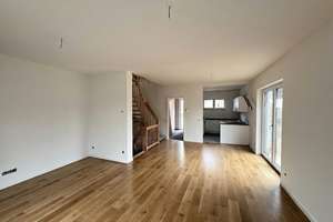 Moderne Doppelhaushälfte mit Wohnkeller und Carport