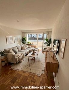 Helle 3-Zimmer-Wohnung mit Balkon und Garage