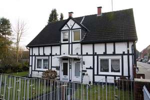 Raum für Neues: Grundstück mit sanierungsbedürftigem Doppelhaus – Die vollständige Adresse der Immobilie erhältst du vom Anbieter., 45699 Herten – Vorschaubild 2