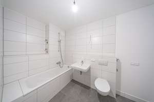 Neubauwohnung mit Fußbodenheizung im Erstbezug – Moderlieschenstr. 72, 13599 Haselhorst, Berlin – Vorschaubild 9