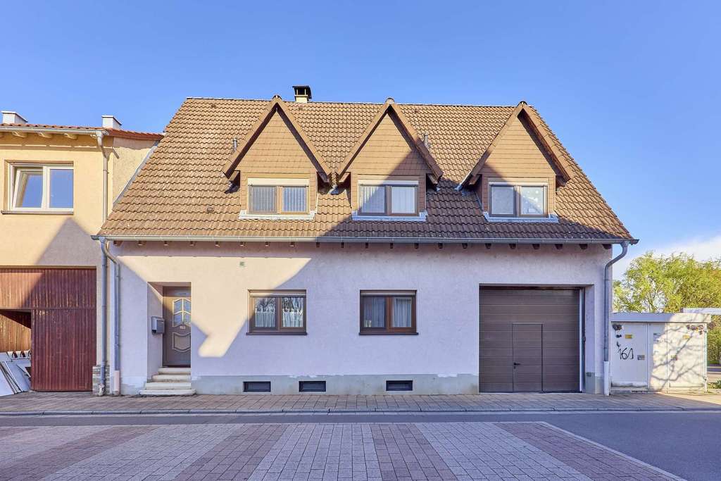 Immobilie in St. Leon-Rot - Ankommen: Familienzuhause mit großem Garten in St. Leon - Bild 1