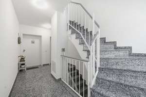 Dachgeschosswohnung mit beeindruckender Gesamtfläche, Terrasse, Balkon und 0,73 % Finanzierung – Die vollständige Adresse der Immobilie erhältst du vom Anbieter., 81827 Waldtrudering, München – Vorschaubild 16