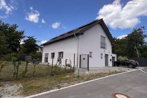 Moderne Eleganz trifft Energieeffizienz – Kampa KfW 40+ EFH mit Photovoltaik und Luxusausstattung – Die vollständige Adresse der Immobilie erhältst du vom Anbieter., 91230 Happurg – Vorschaubild 3