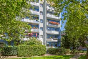 Wohn(t)raum: 4-Zimmerwohnung mit Balkon und Aufzug! – Boxberger Str. 32, 1239 Prohlis-Süd, Dresden – Vorschaubild 1