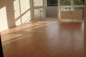 Helle 2-Zimmer-Wohnung mit großer Loggia, Grünblick und TG-Stellplatz, teilmöbliert – 81927 Englschalking, München – Vorschaubild 6