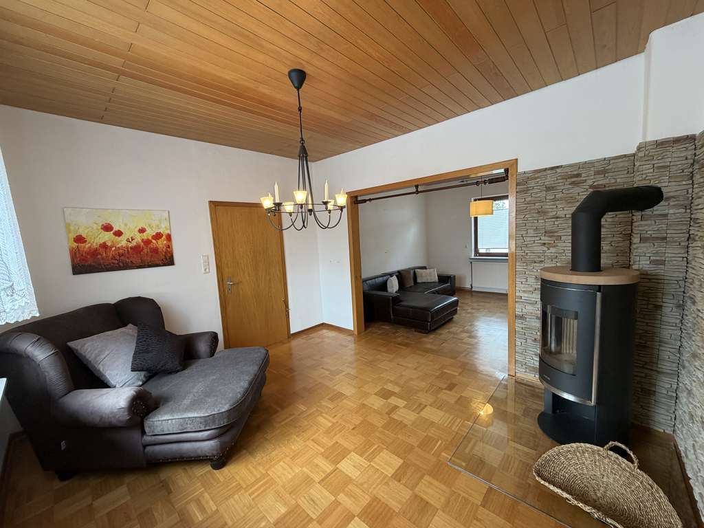 Immobilie in Osterode - Charmante Doppelhaushälfte mit zwei Wohneinheiten in guter Lage von Osterode am Harz - Bild 2