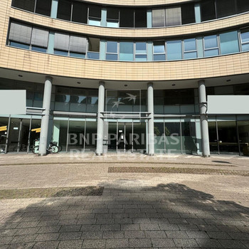 Exklusive Erdgeschossfläche für Ihre Praxis im renommierten Ärztehaus im Mediapark Köln