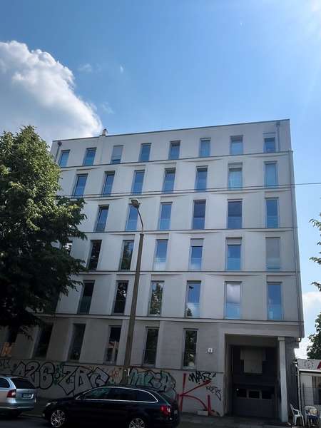 Modernes Wohngebäude.jpg