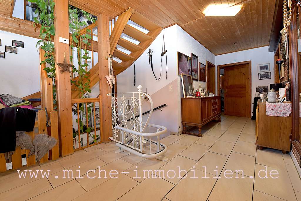Immobilie in Liebenburg - Große DHH mit 5-Zimmer und  ca.216m² Wohnfläche und ca.104m² Nutzfläche. - Bild 4