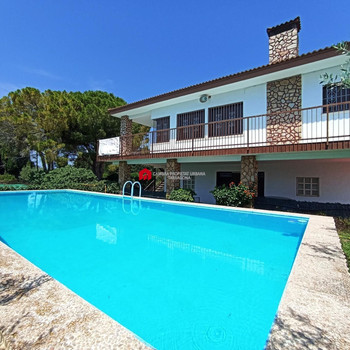 Villa mit Pool und Grundstück zu verkaufen, gelegen zwischen La Aldea und Tortosa