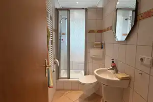 VR IMMO: Siegen-Alte Dreisbach, topgepflegtes Reihenmittelhaus mit tollem Garten! – Siegen-Wittgenstein (Kreis) – Vorschaubild 12
