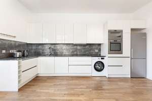 Helmholtzkiez: Lichtdurchfluteter 4-Zimmer Altbau, 4. OG, Lift, große Terrasse & 2 Balkone, 2 Bäder – Schönhauser Allee 52, 10437 Prenzlauer Berg, Berlin – Vorschaubild 16