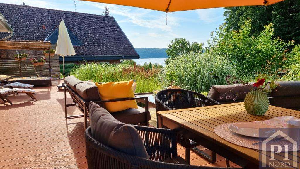 Exklusiv saniertes Einfamilienhaus mit Seeblick – Traumhafte Waldrandlage am Ratzeburger See!