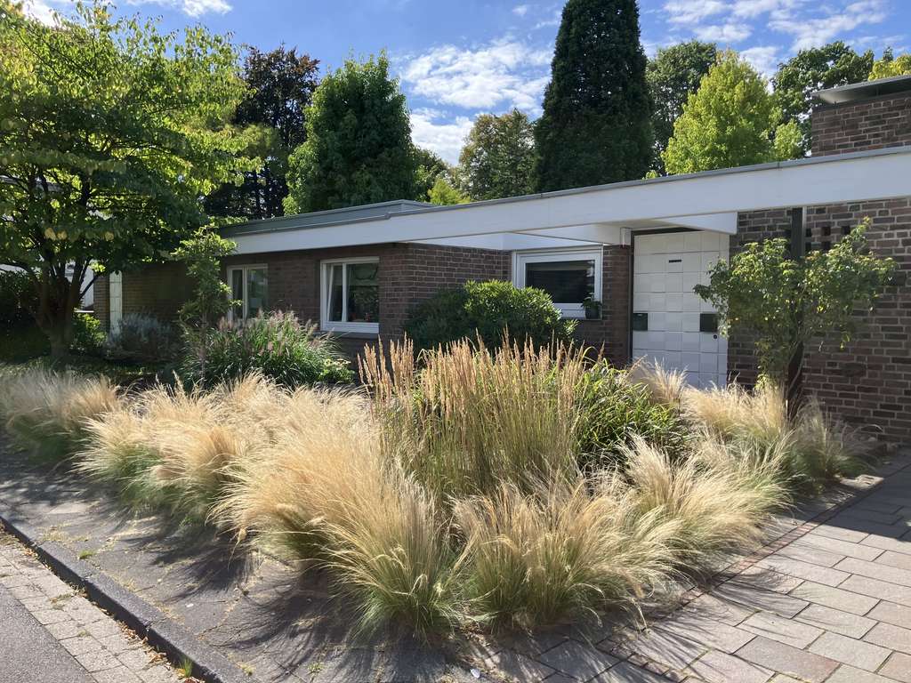 Architektenbungalow in Bestlage mit traumhaftem Garten