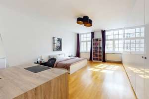 Bezugsfreie Altbauwohnung mit Loft-Charakter und Balkon – Die vollständige Adresse der Immobilie erhältst du vom Anbieter., 10437 Prenzlauer Berg, Berlin – Vorschaubild 1