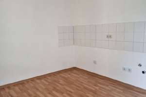 Charmante Zweiraumwohnung mit Balkon ! – Die vollständige Adresse der Immobilie erhältst du vom Anbieter., 8451 Crimmitschau – Vorschaubild 4