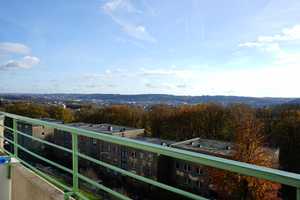 Über den Dächern von Wuppertal und sofort frei: 2 Zimmer, Balkon und EBK, kein  Aufzug vorhanden – Wuppertal – Vorschaubild 1