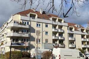 Bezugsfreie 2-Zimmer-Wohnung mit Loggia in Moosach