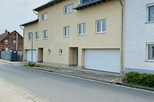 Einziehen und Wohlfühlen! Haushälfte mit Fußbodenheizung, Garage und Garten zu verkaufen! – Hallesche Straße 27, 6120 Lieskau – Vorschaubild 3