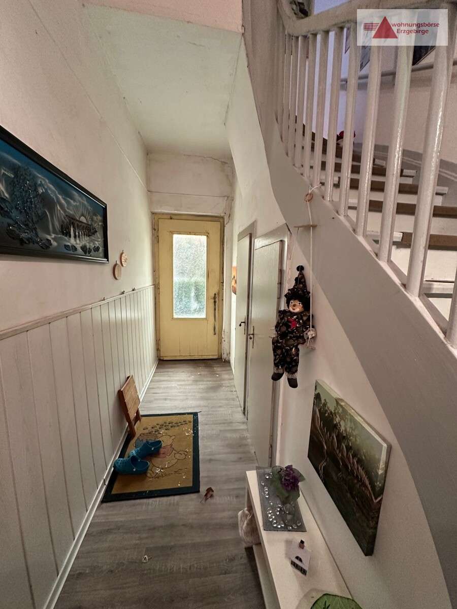 Sanierungsbedürftiges Haus in Wildenfels: 100 m², 1.416 m² Grundstück, Luftschutzkeller & Garagen, Zwickau Kreis – Bild 4
