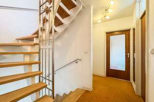 Gepflegtes Reihenmittelhaus mit Garten in ruhiger Lage von Nürnberg-Laufamholz – Die vollständige Adresse der Immobilie erhältst du vom Anbieter., 90482 Laufamholz, Nürnberg – Vorschaubild 8