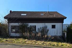Gondelsheim: Freistehendes Einfamilienhaus mit familiärer ELW, Garage, Werkstatt, großer Garten – Die vollständige Adresse der Immobilie erhältst du vom Anbieter., 75053 Gondelsheim – Vorschaubild 1